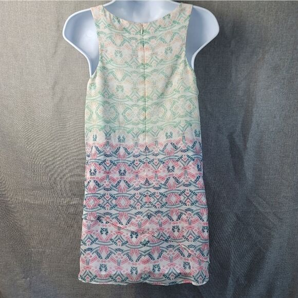 CABI Dipped Geometric Print Tank - Picture 5 of 7